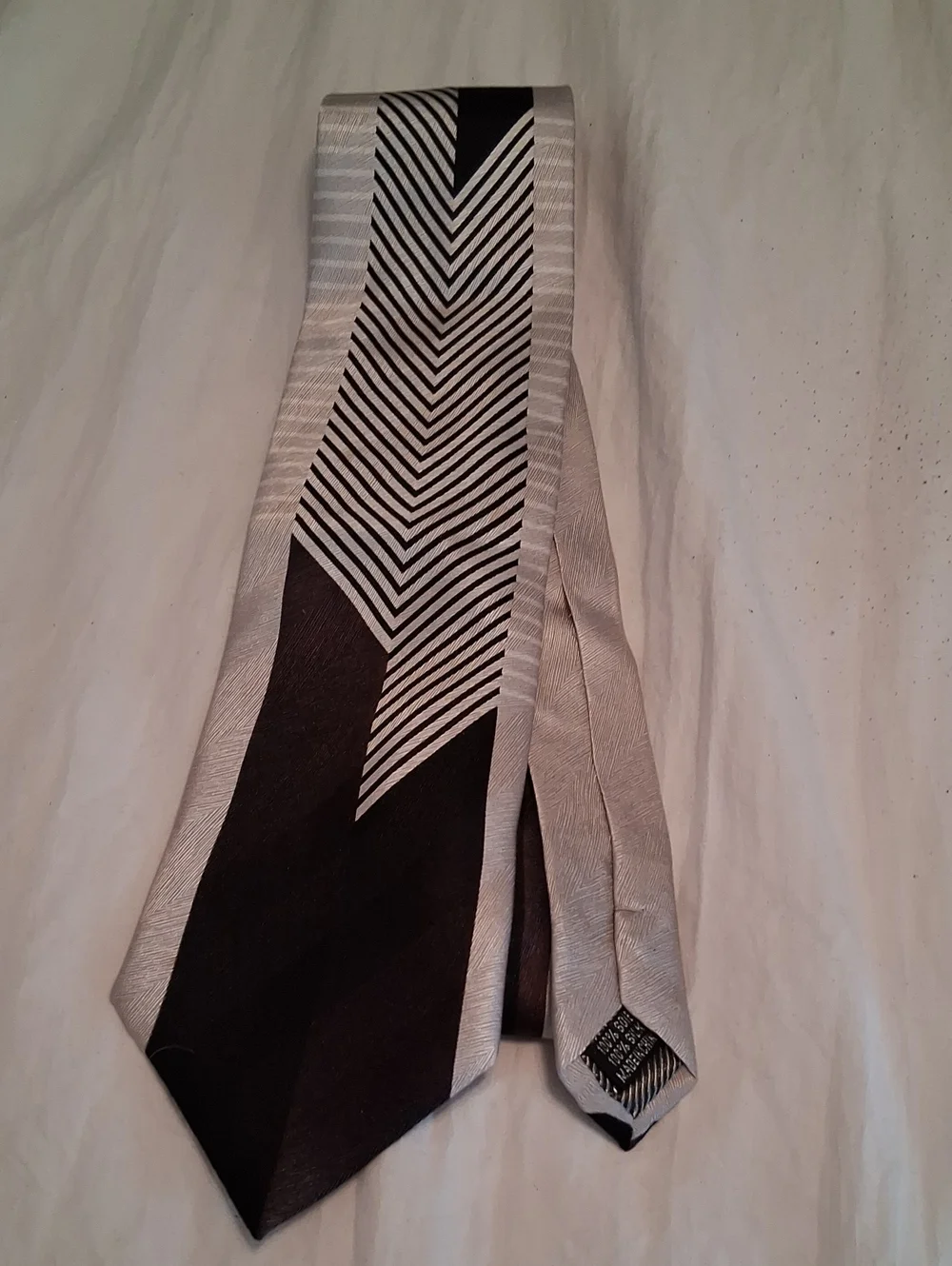 Bottielli Silver Textured Silk Tie - Men's Elegant Formal Accessory 100% Silk